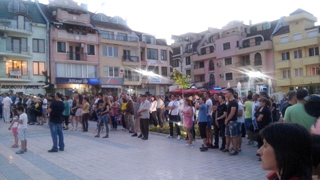 image-1c76042d0cf205f5c75ab6690e90d37efa101575beb6081765a4eaadbc8a8d01-v