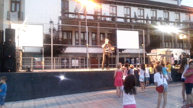 image-f4402695b4554b545d76ddd5fc7d60af0e3d847f99c695eba6536e33c455fbeb-v