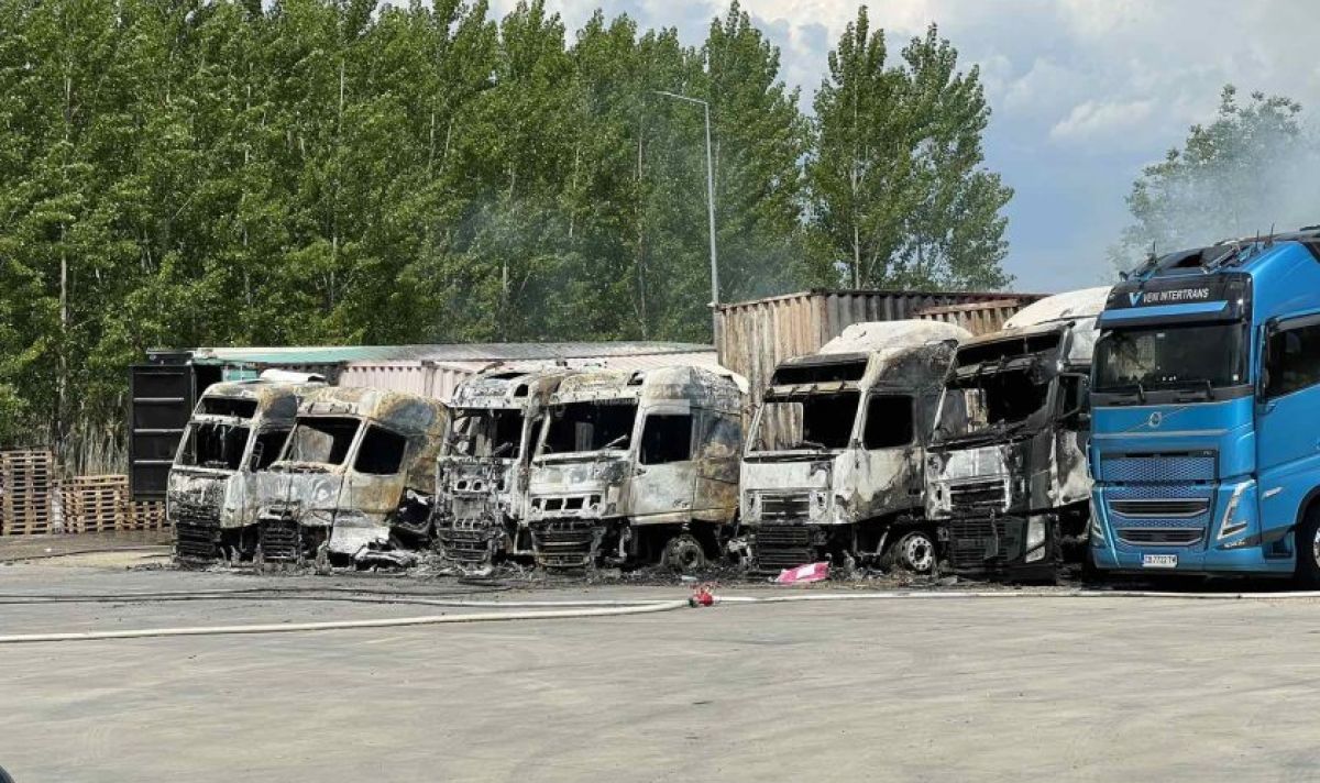 podpaliha-8-tovarni-avtomobila-na-parking-do-petrich-1